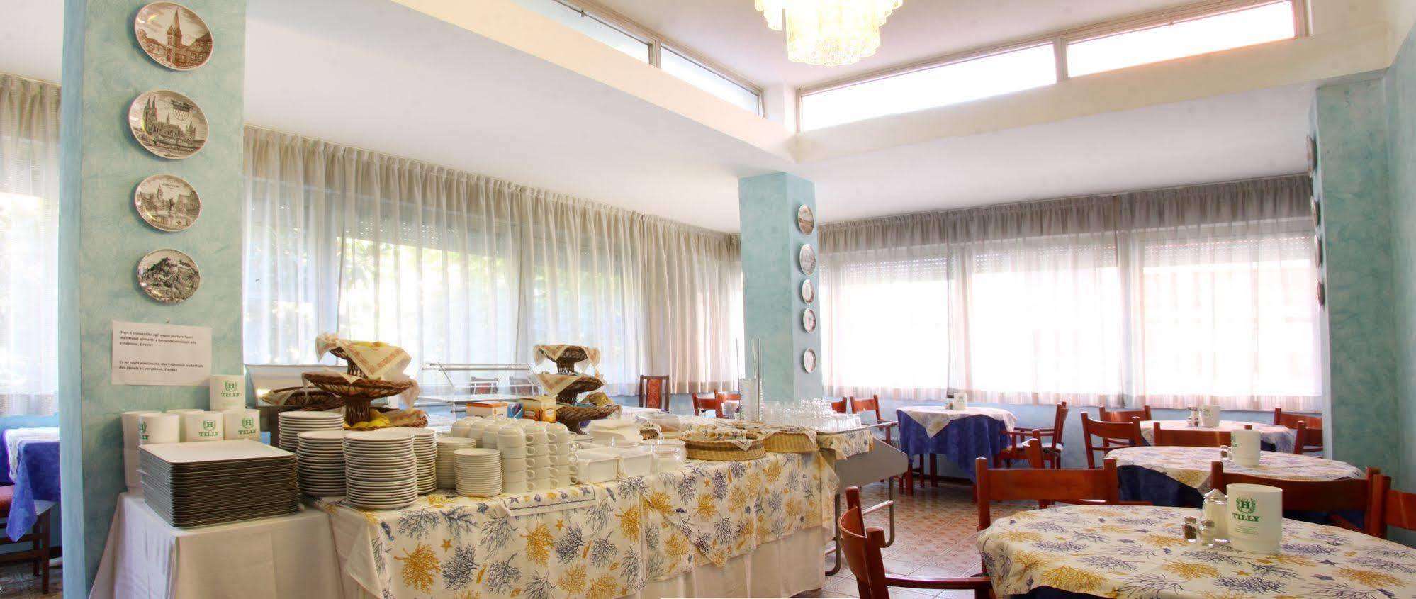 Hotel Tilly Чезенатико Экстерьер фото